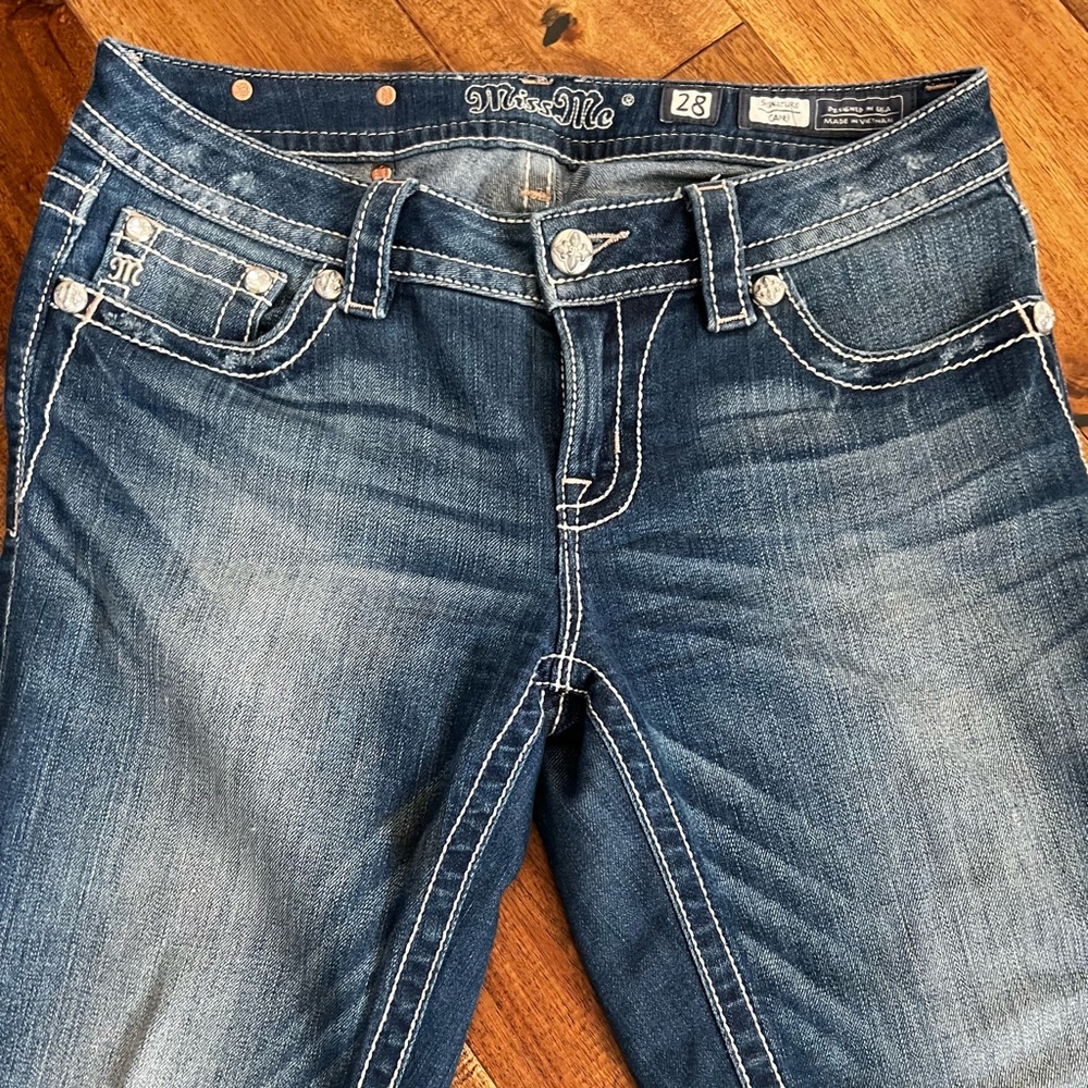 Miss Me JP9031P Cross Studded Bling Cuffed Denim Capri's  size 28